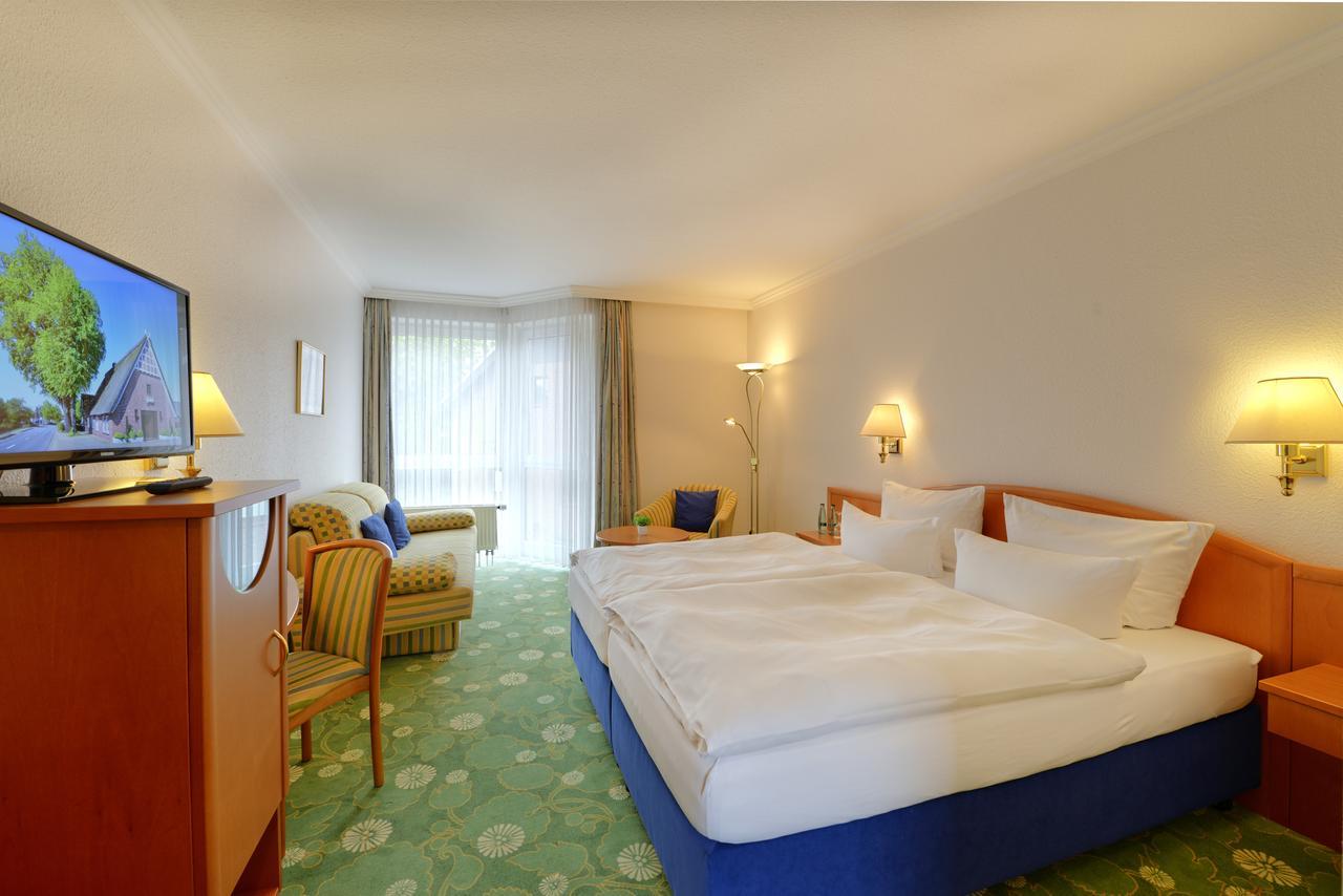 Landhotel Zur Eiche Buxtehude Extérieur photo