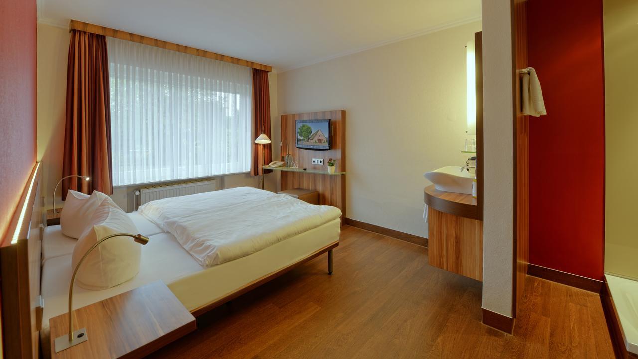 Landhotel Zur Eiche Buxtehude Extérieur photo
