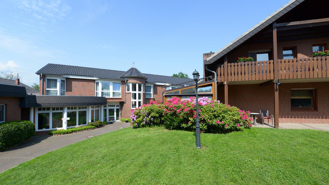 Landhotel Zur Eiche Buxtehude Extérieur photo